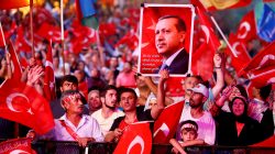 supporters of turkish president erdogan