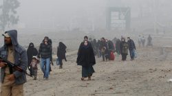 Displaced Iraqis flee their homes while battles go on with Islamic State