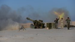 Iraqi forces fire toward Islamic State in Mosul