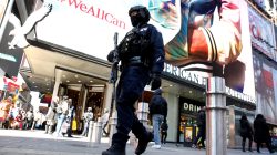 A New York City Police (NYPD) Counter Terrorism officer patrols in Times Square in New York City, U.S., March 22, 2017. REUTERS/Brendan McDermid