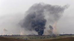 Smoke is seen as members of the Iraqi Army clash with Islamic State fighters at a frontline in north west of Mosul, Iraq, May 5, 2017. REUTERS/Danish Siddiqui