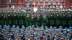 Moscow - Russia - 09/05/2017 - Russian servicemen march during the parade marking the World War II anniversary in Moscow. REUTERS/Maxim Shemetov