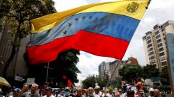Elderly opposition supporters rally against President Nicolas Maduro in Caracas, Venezuela, May 12, 2017. REUTERS/Carlos Garcia Rawlins