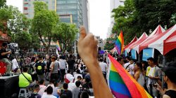 Supporters take part in a rally ahead of Taiwan's top court ruling on same-sex marriage case which will decide whether it will become the first place in Asia to recognise same-sex marriage, in Taipei, Taiwan May 24, 2017. REUTERS/Tyrone Siu