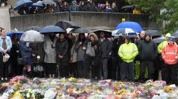 People near the scene of the recent attack observe a minute's silence in tribute to the victims of the attack at London Bridge and Borough Market, in central London, Britain June 6, 2017. REUTERS/Toby Melville