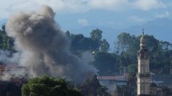 An explosion is seen after Philippines army airstrike as government troops continue their assault against insurgents from the Maute group in Marawi City, Philippines June 28, 2017. REUTERS/Jorge Silva