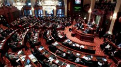 FILE PHOTO: A general view of the joint session of the General Assembly in the House Chambers of the Illinois State Capitol in Springfield, Illinois February 1, 2012. REUTERS/Sarah Conard/File Photo
