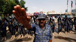 Members of a special security force loyal to the Houthi rebels perform an oath as they take part in a military parade at the Tahrir Square in downtown Sanaa, Yemen July 19, 2017. REUTERS/Khaled Abdullah