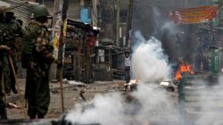Anti riot policemen clash with protesters supporting opposition leader Raila Odinga in Mathare, in Nairobi, Kenya August 12, 2017. REUTERS/Thomas Mukoya