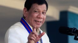 Philippine President Rodrigo Duterte gestures as he delivers his speech during the 116th Police Service Anniversary inside the Philippine National Police (PNP) headquarters in Quezon city, metro Manila, Philippines August 9, 2017. REUTERS/Romeo Ranoco