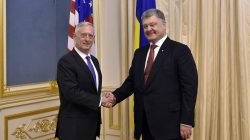 Ukrainian President Petro Poroshenko (R) shakes hands with U.S. Secretary of Defense James Mattis during a meeting in Kiev, Ukraine August 24, 2017. Mykola Lazarenko/Ukrainian Presidential Press Service/Pool via REUTERS