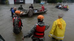 FILE PHOTO: Texas National Guardsmen work alongside first responders to rescue local citizens from severe flooding in Cypress Creek, Houston, U.S. August 28, 2017. U.S. Army National Guard/Capt. Martha Nigrelle/Handout via REUTERS