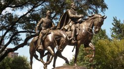 FILE PHOTO: The statue of Robert E. Lee is seen in Dallas, Texas, U.S. August 19, 2017. REUTERS/Rex Curry/File Photo