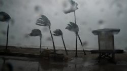 A lifeguard hut is pictured as Hurricane Irma arrives in Hollywood, Florida. REUTERS/Carlo Allegri