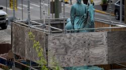 Kentucky city removes two Confederate statues