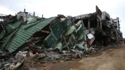 Troops and strays, the only signs of life in ruined Marawi