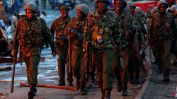 Anti riot police are deployed to disperse rioters in Kawangware slums in Nairobi, Kenya October 27, 2017. REUTERS/Thomas Mukoya