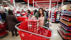 U.S. online sales surge, shoppers throng stores on Thanksgiving evening