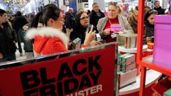 Black Friday, Thanksgiving online sales climb to record high