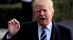 Trump warns of government shutdown threat ahead of meeting with lawmakers