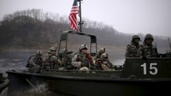 FILE PHOTO: U.S. army soldiers take part in a U.S.-South Korea joint river-crossing exercise near the demilitarized zone separating the two Koreas in Yeoncheon, South Korea, April 8, 2016. REUTERS/Kim Hong-Ji