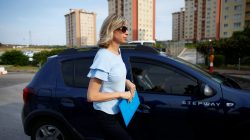 Jailed U.S. pastor Andrew Brunson's wife Norine Brunson arrives at Aliaga Prison and Courthouse complex in Izmir, Turkey May 7, 2018. REUTERS/Osman Orsal