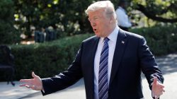 U.S. President Donald Trump leaves the White House for a trip to Annapolis, Maryland, in Washington, U.S. May 25, 2018. REUTERS/Carlos Barria