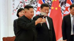 North Korean leader Kim Jong Un and Chinese President Xi Jinping raise a toast in Beijing, China, in this undated photo released June 20, 2018 by North Korea's Korean Central News Agency. KCNA via REUTERS