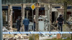 FILE PHOTO: Police officers stand at the scene of an explosion after what is believed to have been a robbery attempt on an ATM, in Genarp, southern Sweden March 21, 2016. REUTERS/Johan Nilsson/TT News Agency/File Photo