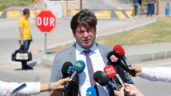 Ismail Cem Halavurt, lawyer of the jailed pastor Andrew Brunson, talks to media in front of the Aliaga Prison and Courthouse complex in Izmir, Turkey July 18, 2018. REUTERS/Kemal A