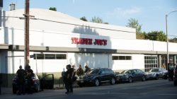 Police respond to a hostage situation at a Trader Joe's store in Los Angeles, California, Saturday July 21, 2018. REUTERS/Andrew Cullen