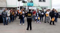 Venezuelan migrants queue to get the needed paperwork for a temporary residency permit at Interpol headquarters in Lima, Peru August 21, 2018. REUTERS/Mariana Bazo