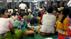 Evacuees stay in a temple after a dam breach near Swar township in Myanmar, August 29, 2018. REUTERS/Antoni Slodkowski