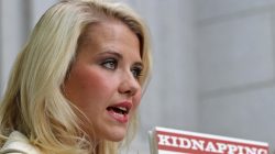 FILE PHOTO: Elizabeth Smart talks to the media outside the Federal Courthouse after addressing her kidnapper, Brian David Mitchell, during his sentencing in Salt Lake City, Utah, U.S., May 25, 2011. REUTERS/Michael Brandy/File Photo