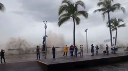 Hurricane Willa brings high waves to Puerto Vallarta, Mexico, October 23, 2018, in this still image taken froma video obtained on social media. Edgar Paredes, Irma Paredes via REUTERS