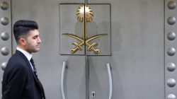 A security staff member stands at the entrance of Saudi Arabia's consulate in Istanbul, Turkey October 31, 2018. REUTERS/Osman Orsal